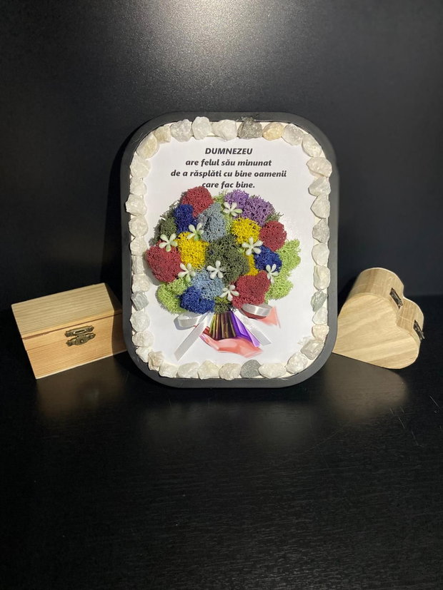 Tablou personalizat cu licheni stabilizați și trandafiri din săpun cadou special cu mesaj creștin