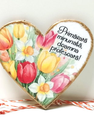 Martisoare cu flori personalizate pentru profesoare