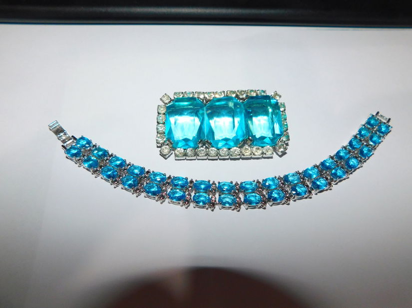 Brosa  mare . vintage ,  cristal  Bohemia,  bratara  noua  cristale zirconiu, cadou