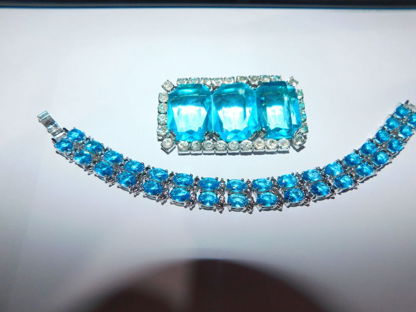 Brosa  mare . vintage ,  cristal  Bohemia,  bratara  noua  cristale zirconiu, cadou