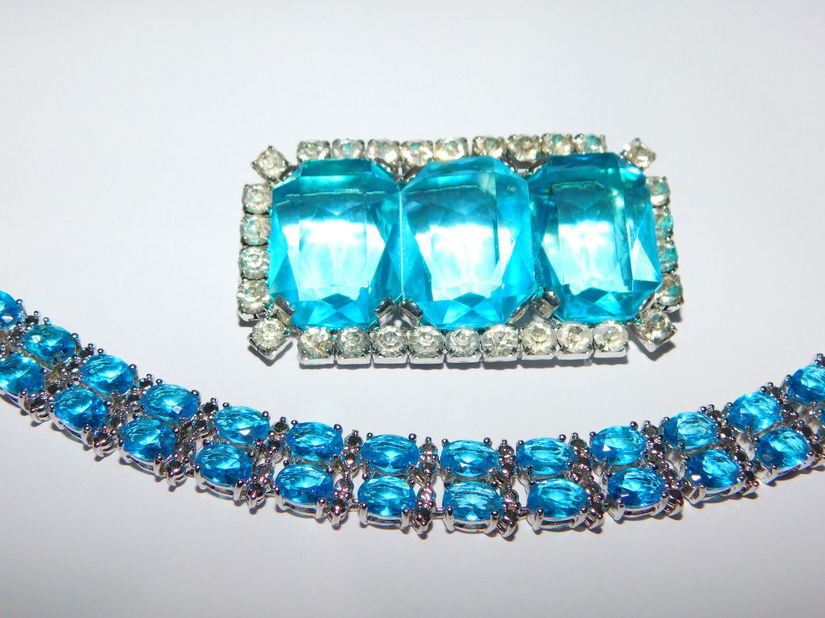 Brosa  mare . vintage ,  cristal  Bohemia,  bratara  noua  cristale zirconiu, cadou