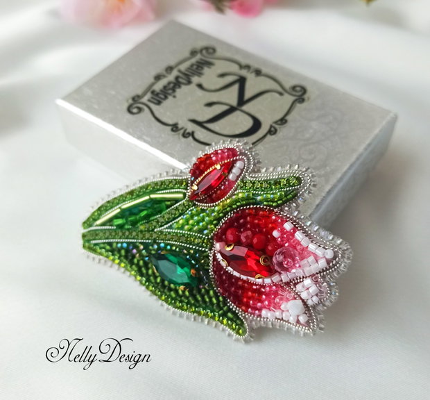 Lalea - Brosa broderie manuala