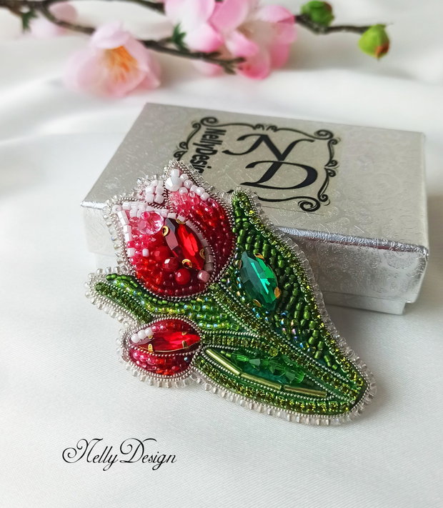 Lalea - Brosa broderie manuala