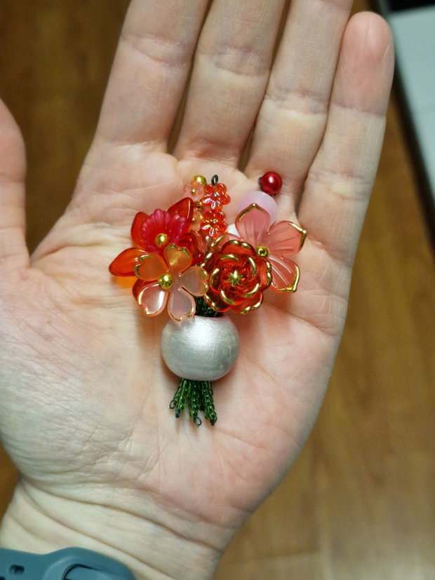 Beaded bouquet roșu