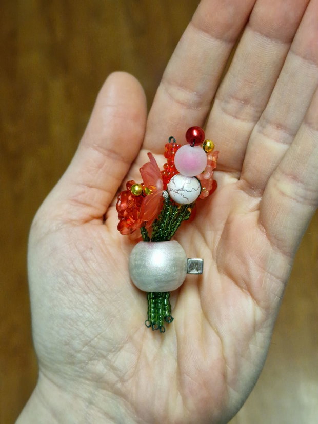 Beaded bouquet roșu