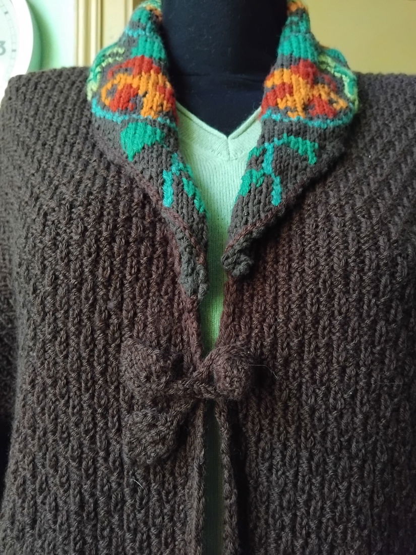 Cardigan tricitat manual cu flori