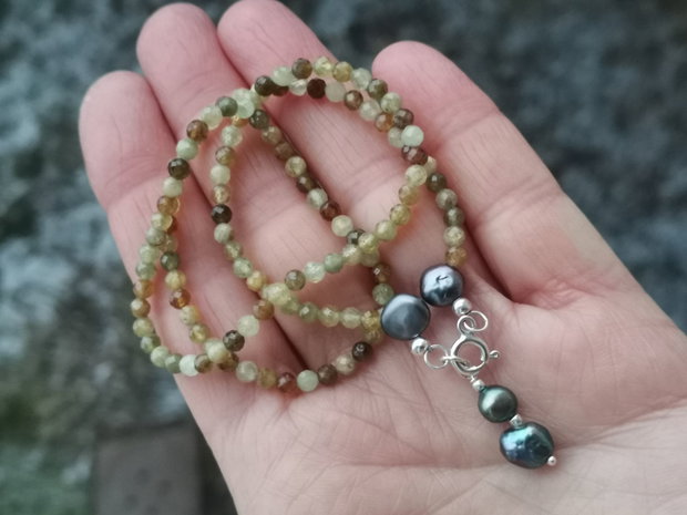Colier granat verde & perle de cultura