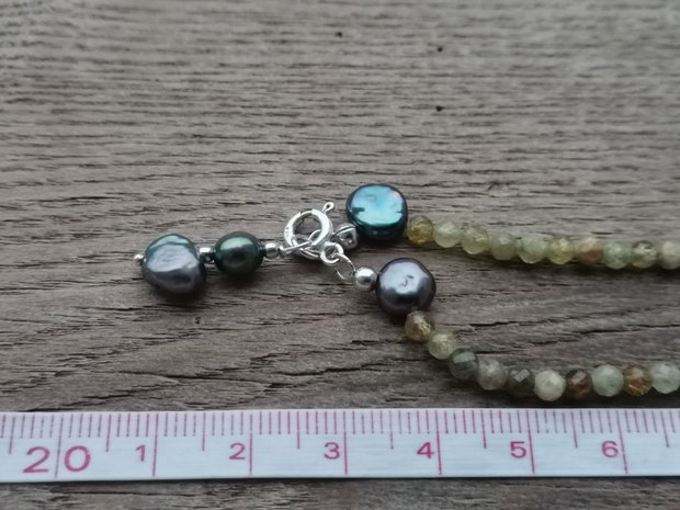 Colier granat verde & perle de cultura