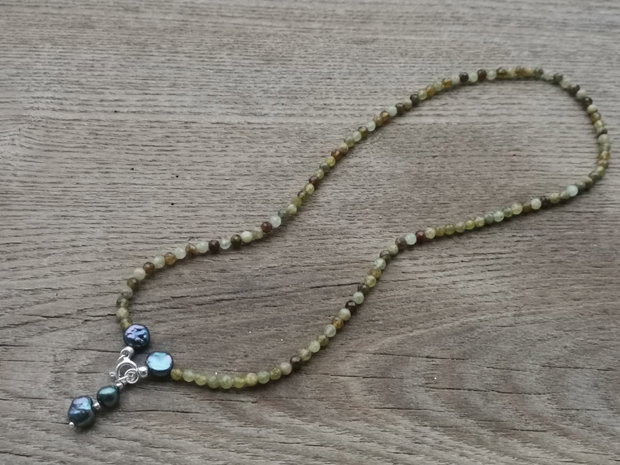 Colier granat verde & perle de cultura