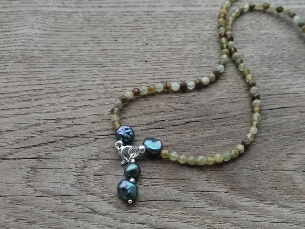 Colier granat verde & perle de cultura