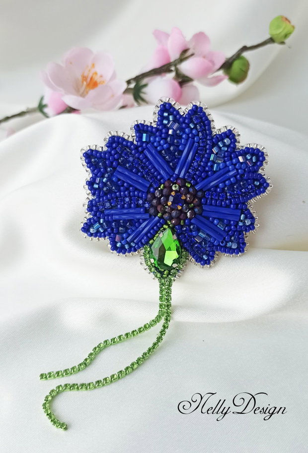 Brosa broderie manuala