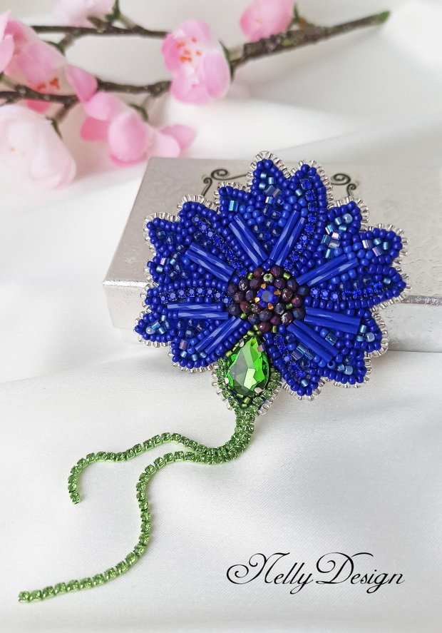 Brosa broderie manuala