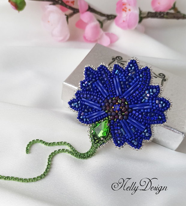 Brosa broderie manuala