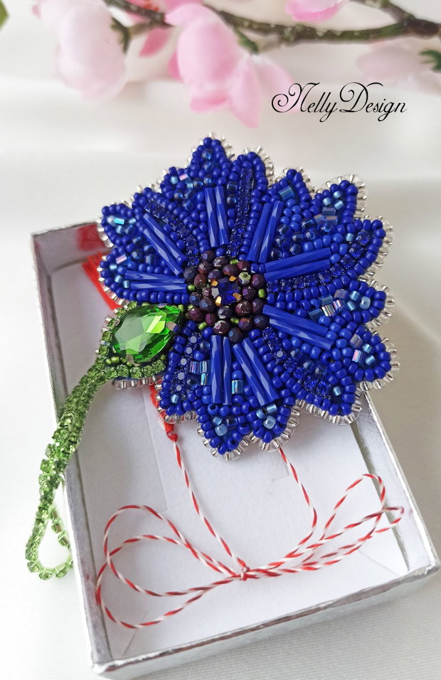 Brosa broderie manuala