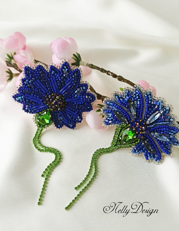 Brosa broderie manuala
