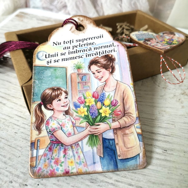 Set cadou invatatoare - martisor si semn de carte