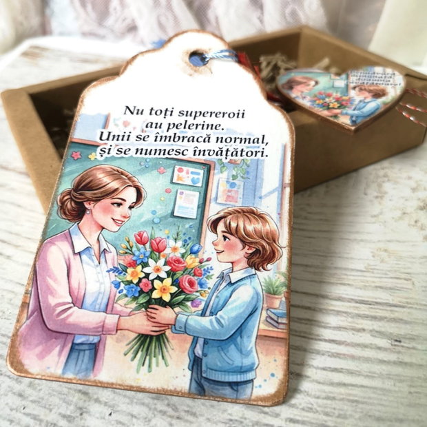 Set cadou personalizat invatatoare - martisor si semn de carte
