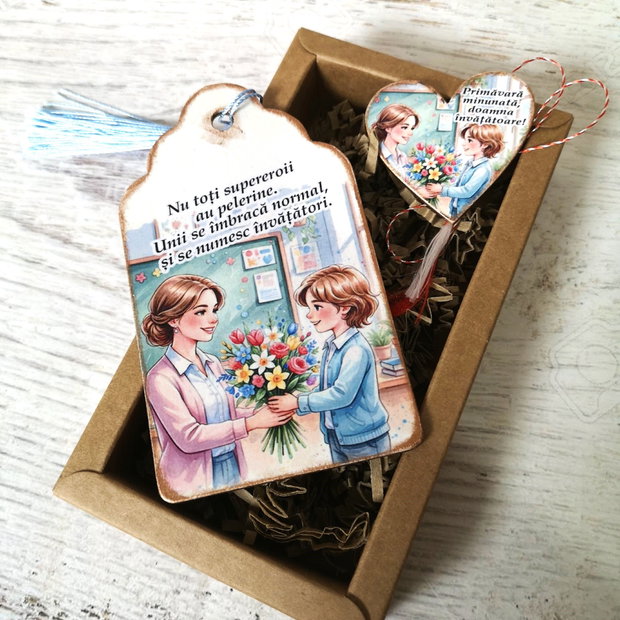 Set cadou personalizat invatatoare - martisor si semn de carte