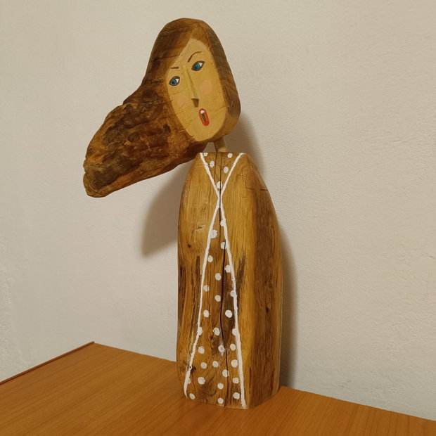 Statueta artizanala "Fata cu parul in vant"