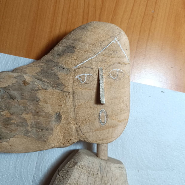 Statueta artizanala "Fata cu parul in vant"