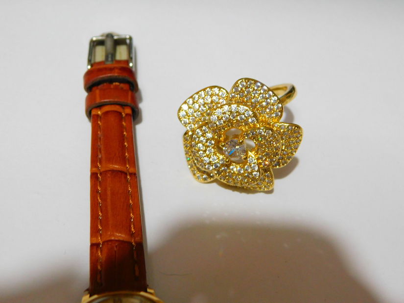 TELLUS dama, ceas vintage Elvetia 1960 , cadou, inel nou placat, deosebit