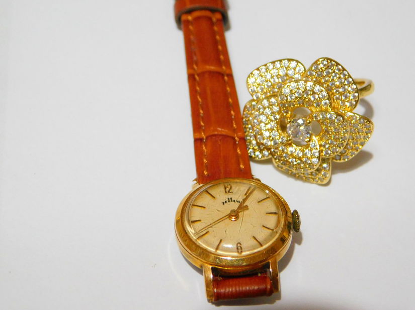 TELLUS dama, ceas vintage Elvetia 1960 , cadou, inel nou placat, deosebit