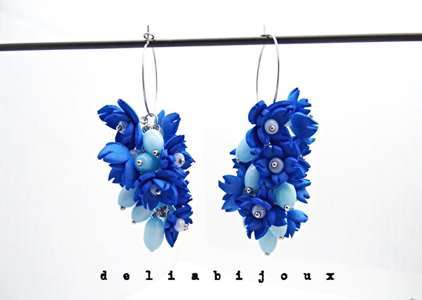 Cercei handmade cu flori albastre (cod1381)