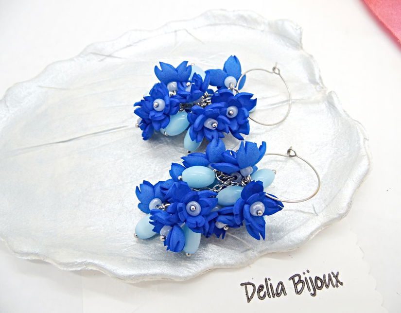 Cercei handmade cu flori albastre (cod1381)