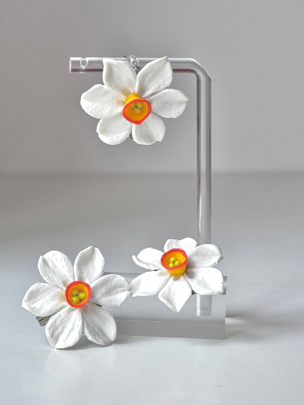 Broșă narcisă albă