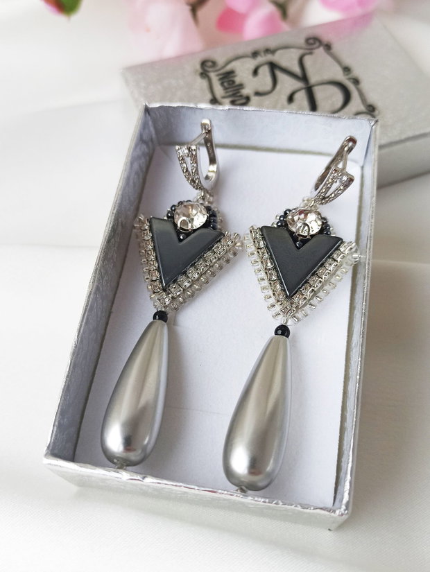 "Silver Elegance" - Cercei cu perle Mallorca si hematit