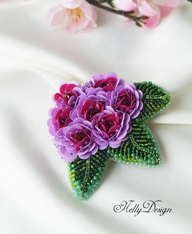 "Purple Bouquet" - brosa-martisor broderie manuala