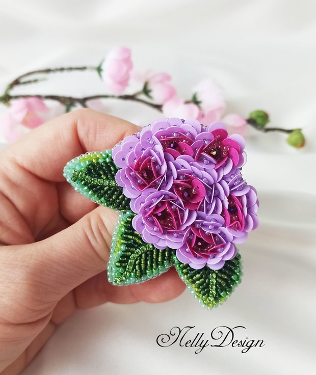 "Purple Bouquet" - brosa-martisor broderie manuala