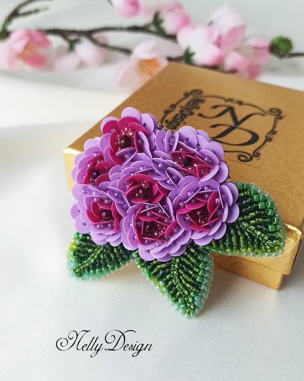 "Purple Bouquet" - brosa-martisor broderie manuala
