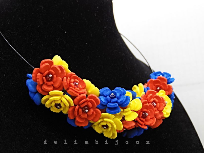 Colier handmade statement - Tricolorul Romaniei (cod1382)