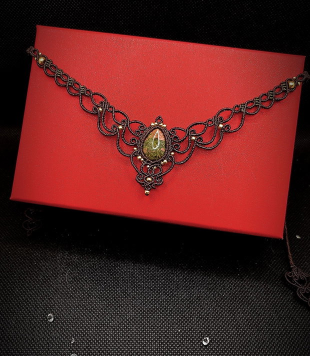 Colier delicat maro princess cu cristal Unakite