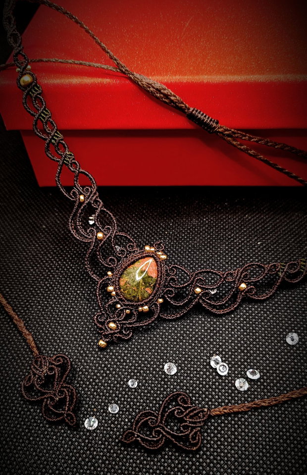 Colier delicat maro princess cu cristal Unakite