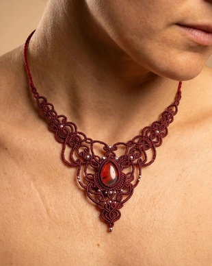 Colier vintage victorian burgundy cuart