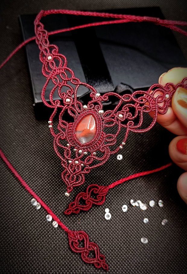 Colier vintage victorian burgundy cuart