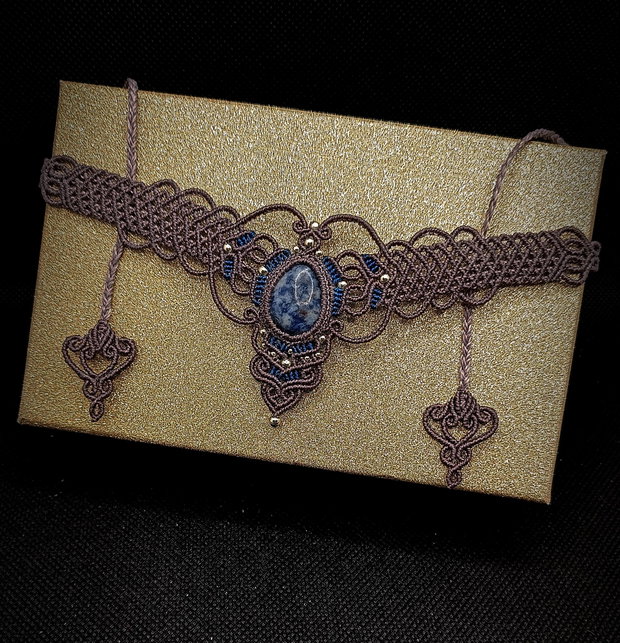 Colier choker victorian micromacrame Sodalit