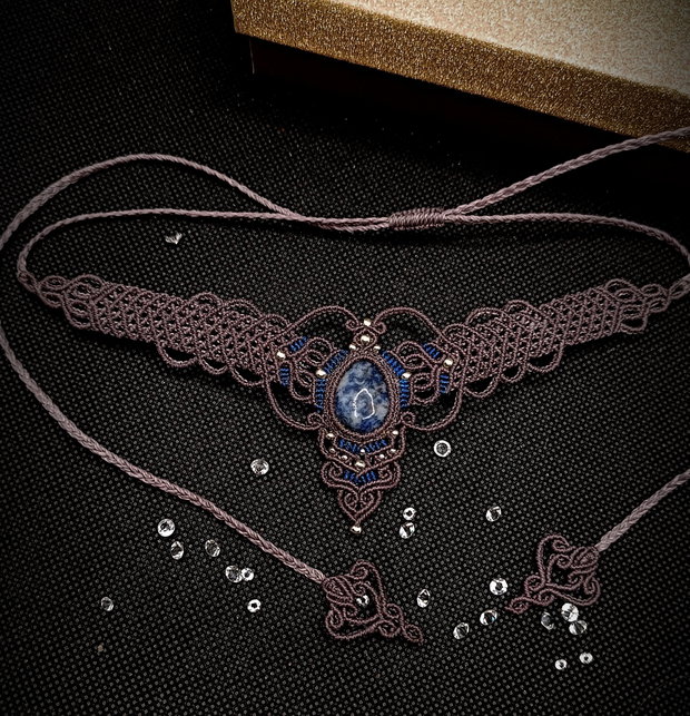 Colier choker victorian micromacrame Sodalit
