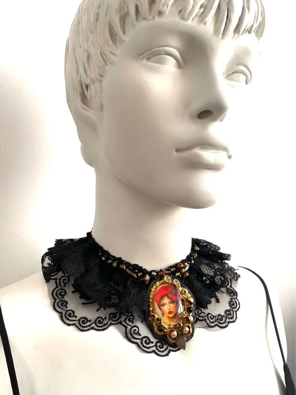 Guler chocker elegant cu accesoriu camee cusuta manual・ Bijuterie unicat・Chocker・Guler・Colier