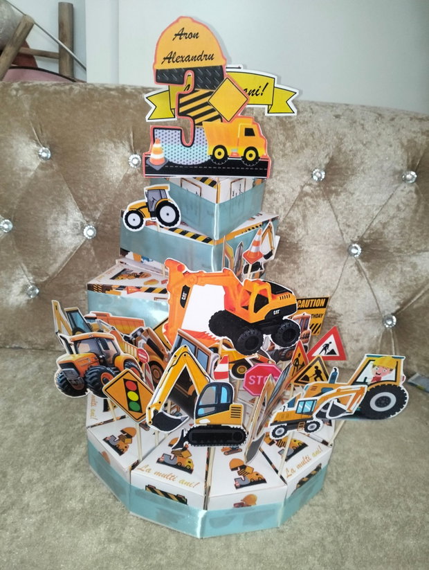 Cutie felie tort constructii