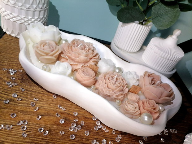 Lumânare decorativă parfumată cu flori din ceară cadou elegant pentru Valentines Day, 1 Martie și 8 Martie