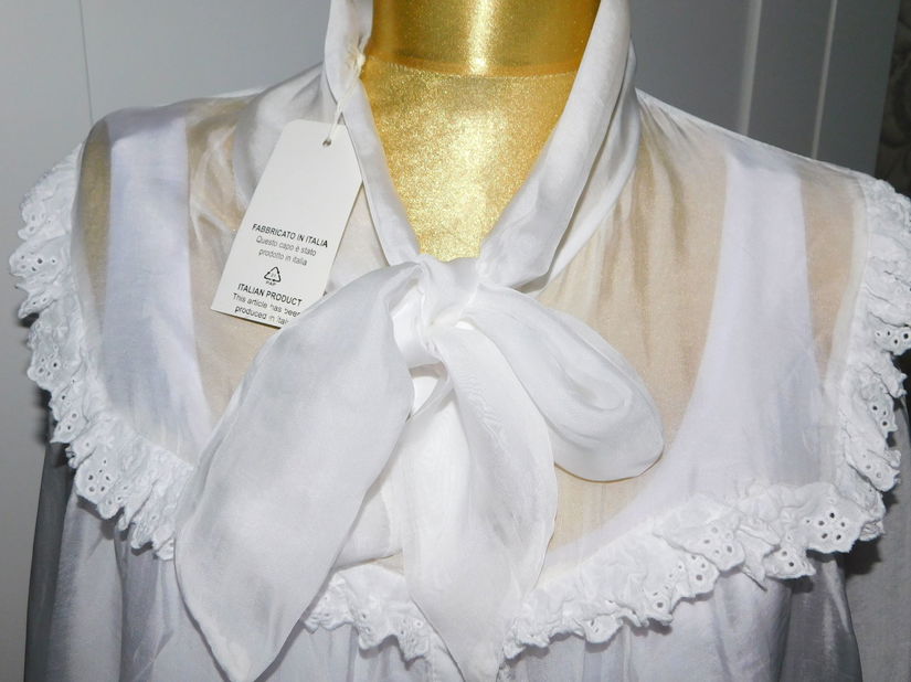 Bluza noua foarte  fina,   eleganta, Italia,   matase  cu viscoza   48- 50 - 52
