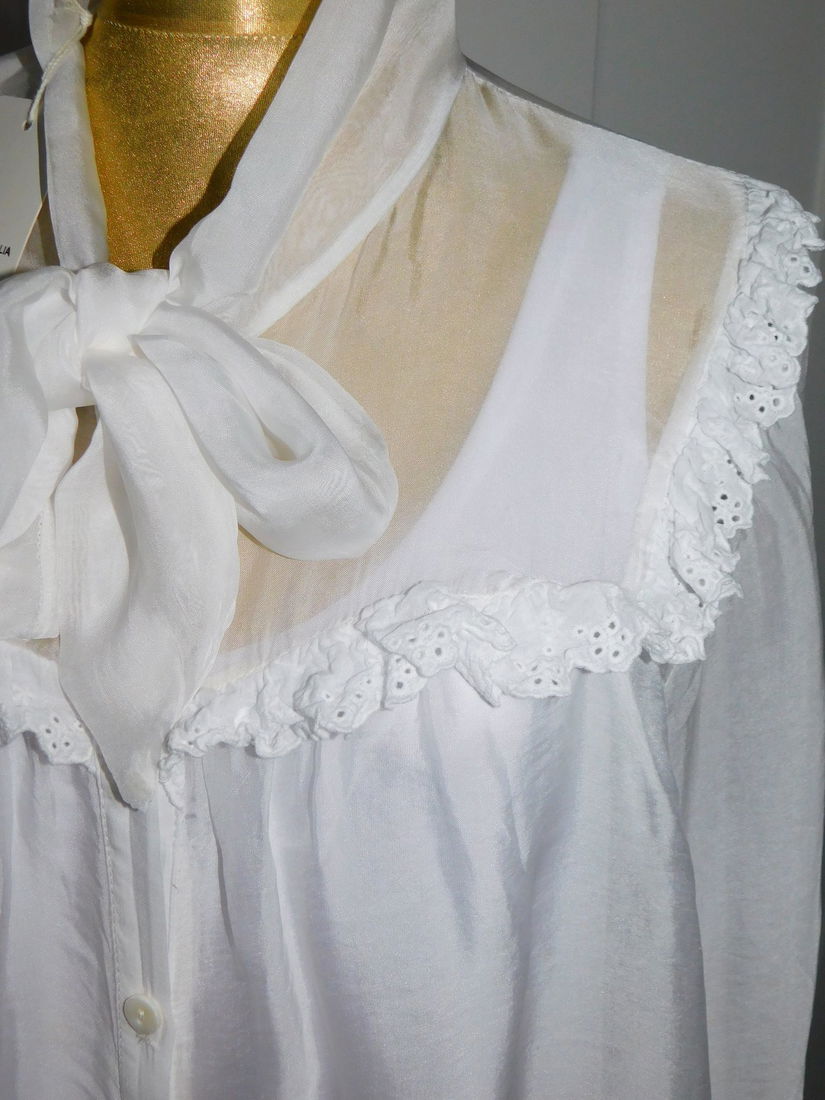 Bluza noua foarte  fina,   eleganta, Italia,   matase  cu viscoza   48- 50 - 52