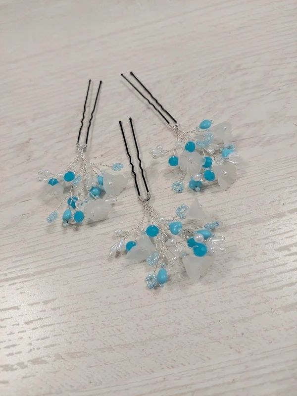 Set 3 ace de păr mireasă flori albe & accente bleu/turcoaz