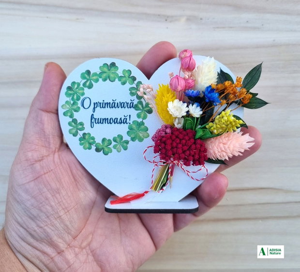 Martisor cu mesajul:O primavara frumoasa!