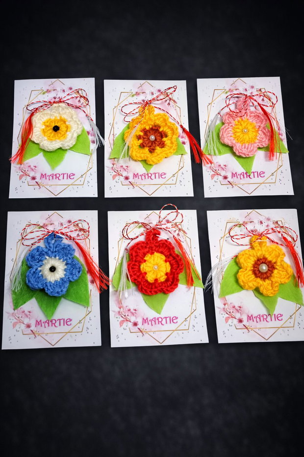 Mărțișoare croșetate handmade  inimioare și flori