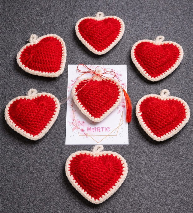 Mărțișoare croșetate handmade  inimioare și flori