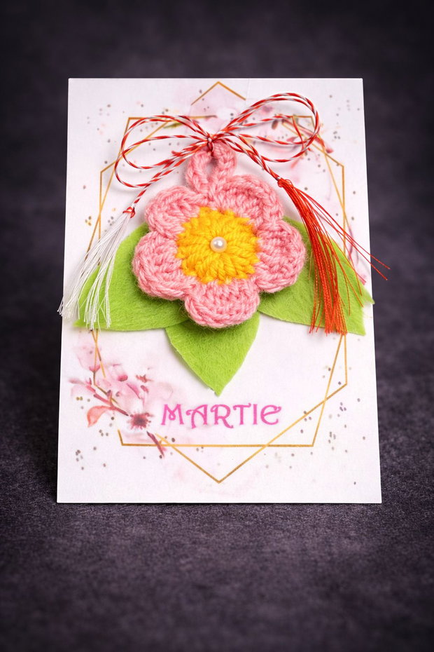 Mărțișoare croșetate handmade inimioare și flori